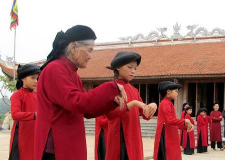 Trẻ thời @ say mê điệu hát hai ngàn năm tuổi