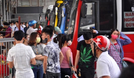 Cửa ngõ thủ đô tắc nghẽn sau 4 ngày nghỉ lễ