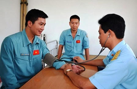 Xem máy bay chiến đấu diễn tập