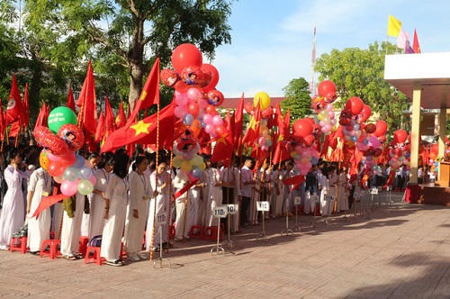 Hình ảnh ấn tượng về lễ khai giảng trên cả nước