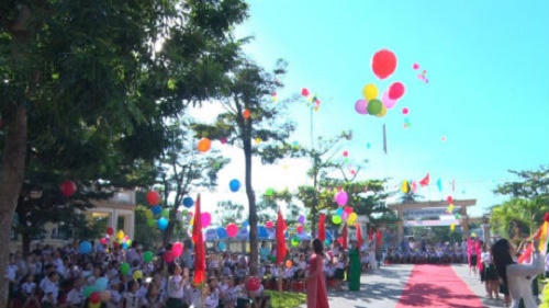 Hình ảnh ấn tượng về lễ khai giảng trên cả nước