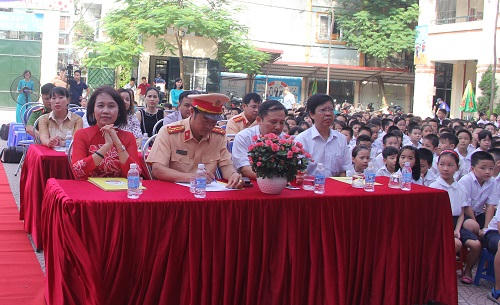 CSGT Hà Nội cùng Sở GD&ĐT tuyên truyền pháp luật về ATGT