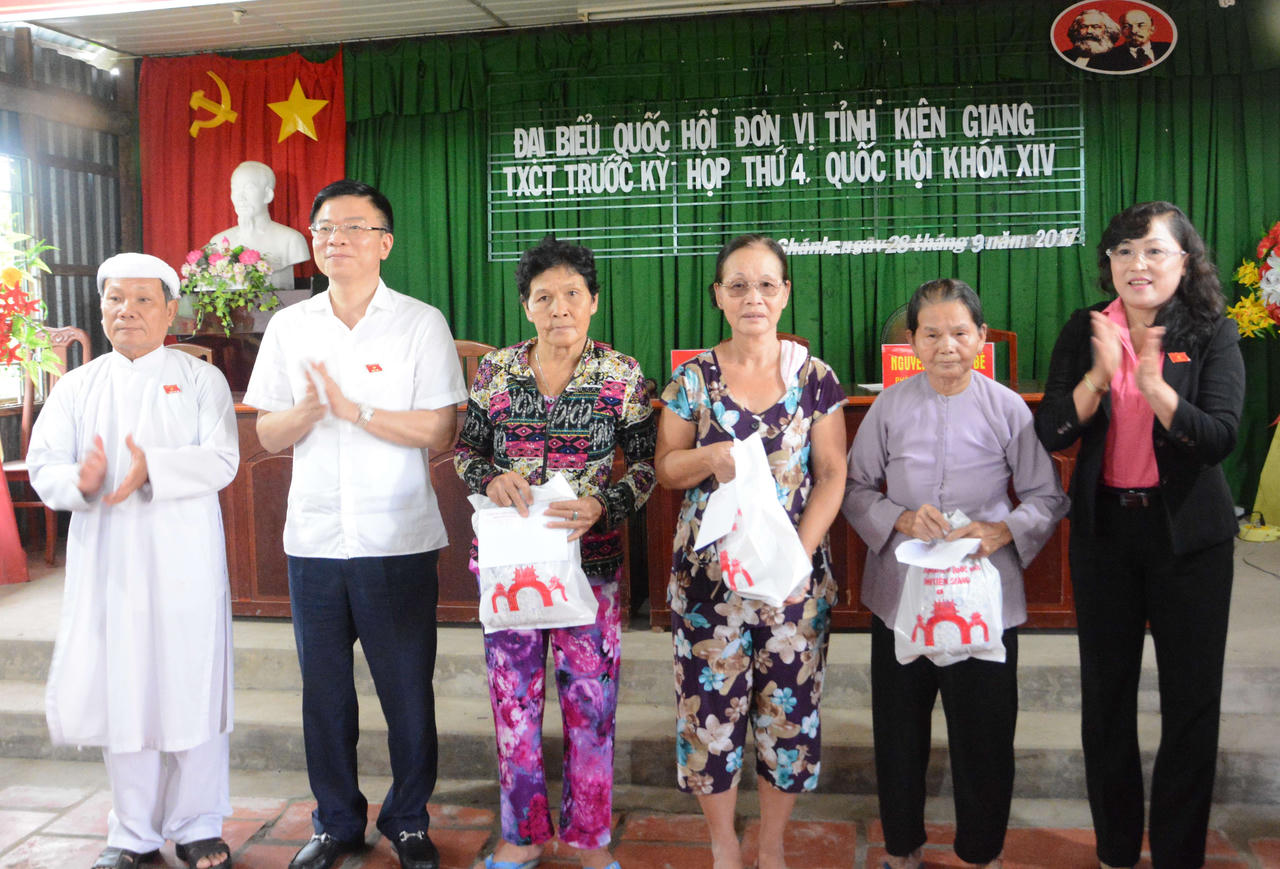 Bộ Trưởng Lê Thành Long tiếp xúc cử tri tại Kiên Giang: Tiếp tục đồng hành cùng cử tri