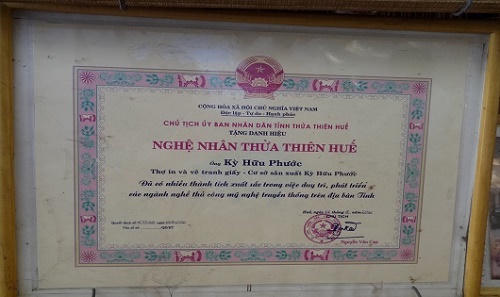 Truyền nhân  của dòng tranh làng Sình đất cố đô