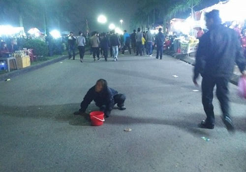 Ái ngại với cảnh "đội quân"  ăn xin, “lê lết” tại lễ hội Đền Trần Nam Định 