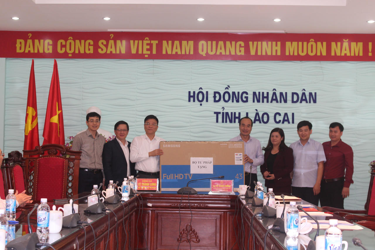 Bộ trưởng Lê Thành Long làm việc tại Lào Cai: Tư pháp cần chủ động hơn trong công tác tham mưu