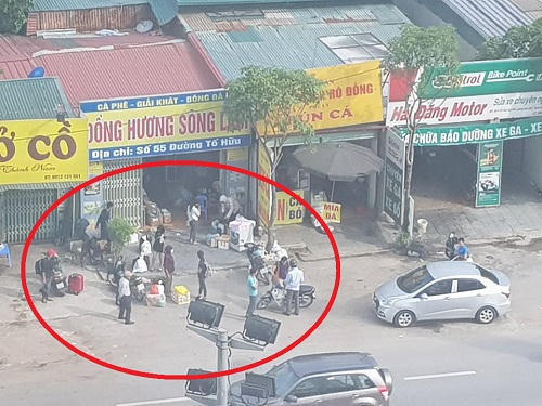 Hà Nội: Nhà xe Đồng Hương Sông Lam ngang nhiên dừng đỗ, đón trả khách trên đường