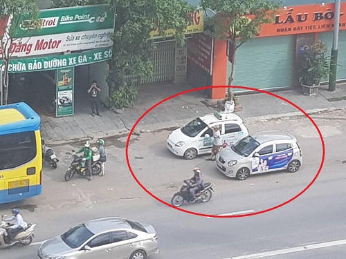 Hà Nội: Nhà xe Đồng Hương Sông Lam ngang nhiên dừng đỗ, đón trả khách trên đường