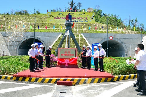 Vinh quang hầm đường bộ  “Made in Vietnam”