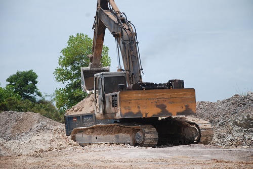 Đường dây khoáng sản 'lậu' tuồn vào nhà máy xi măng?