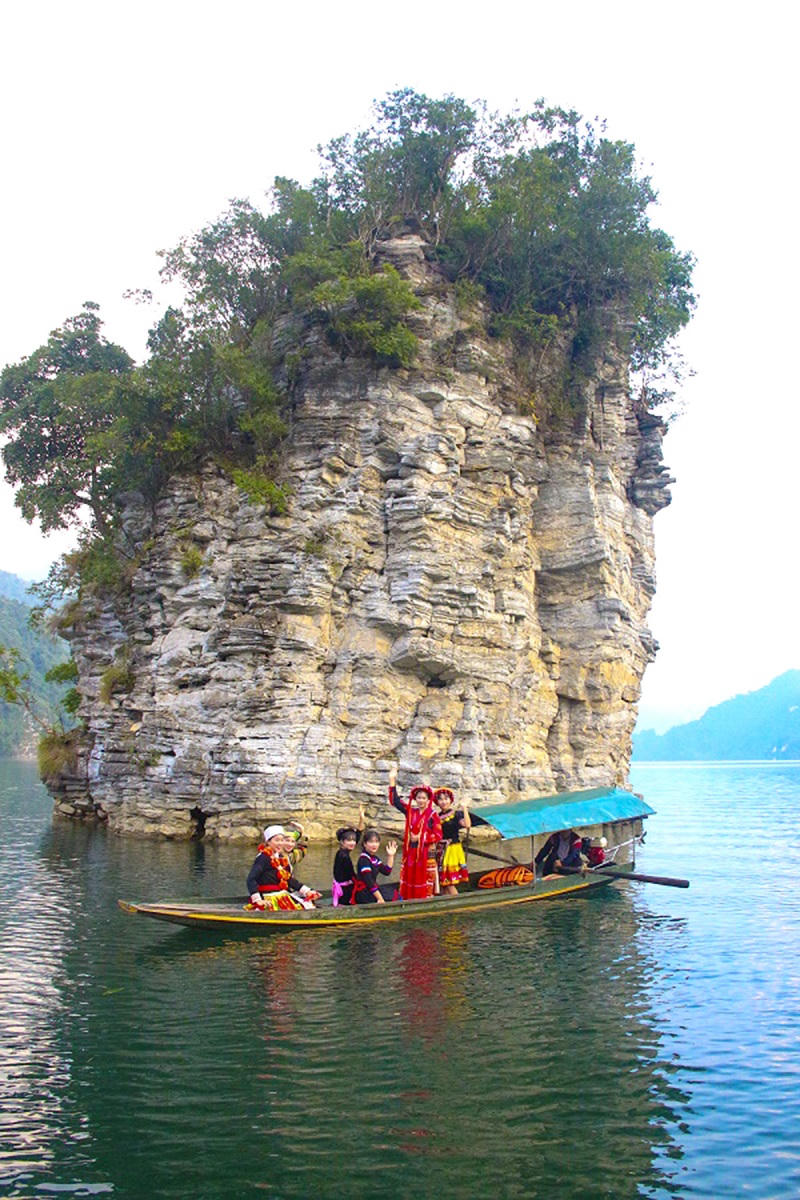 “Cọc buộc Trâu Trời” ở Na Hang