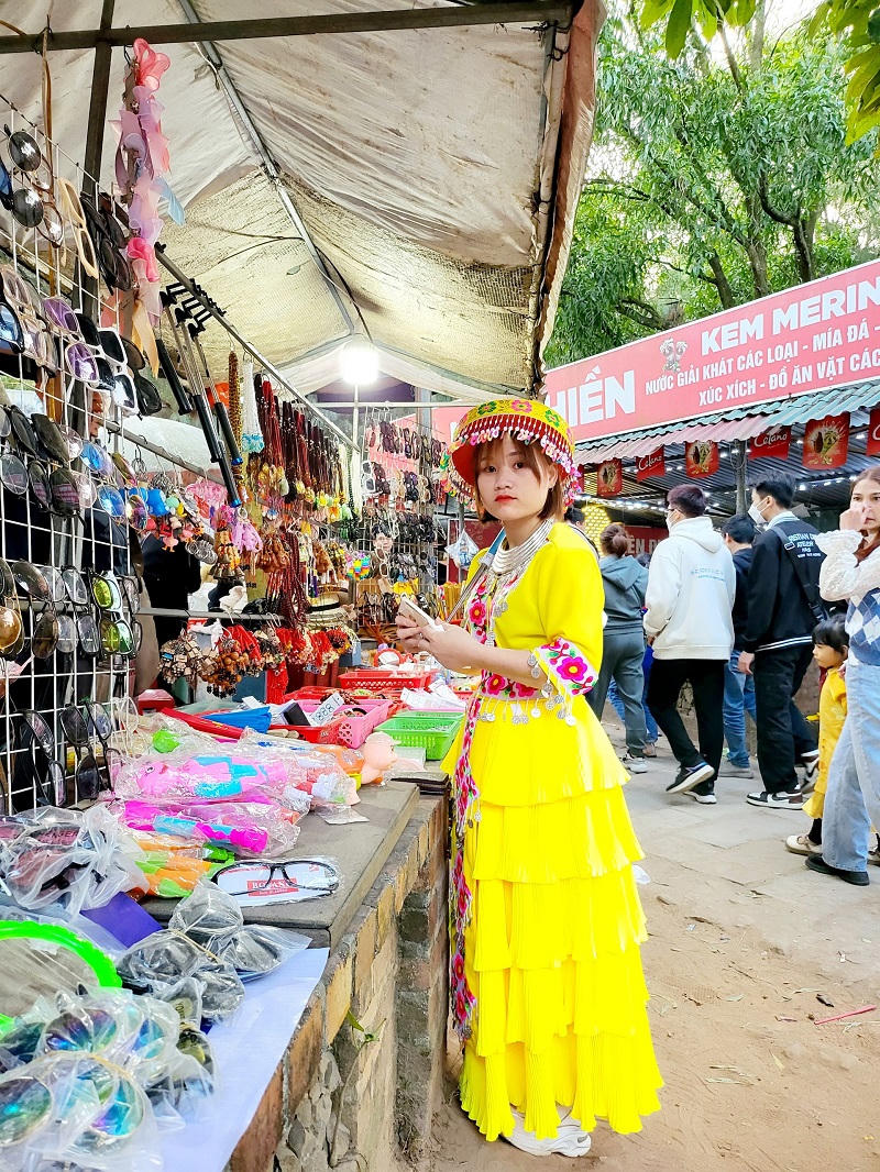 Hàng nghìn người về Bắc Ninh trảy hội chùa Phật Tích