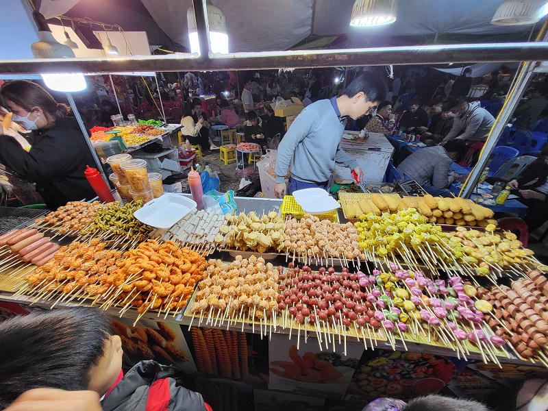 Hàng nghìn người về Bắc Ninh trảy hội chùa Phật Tích