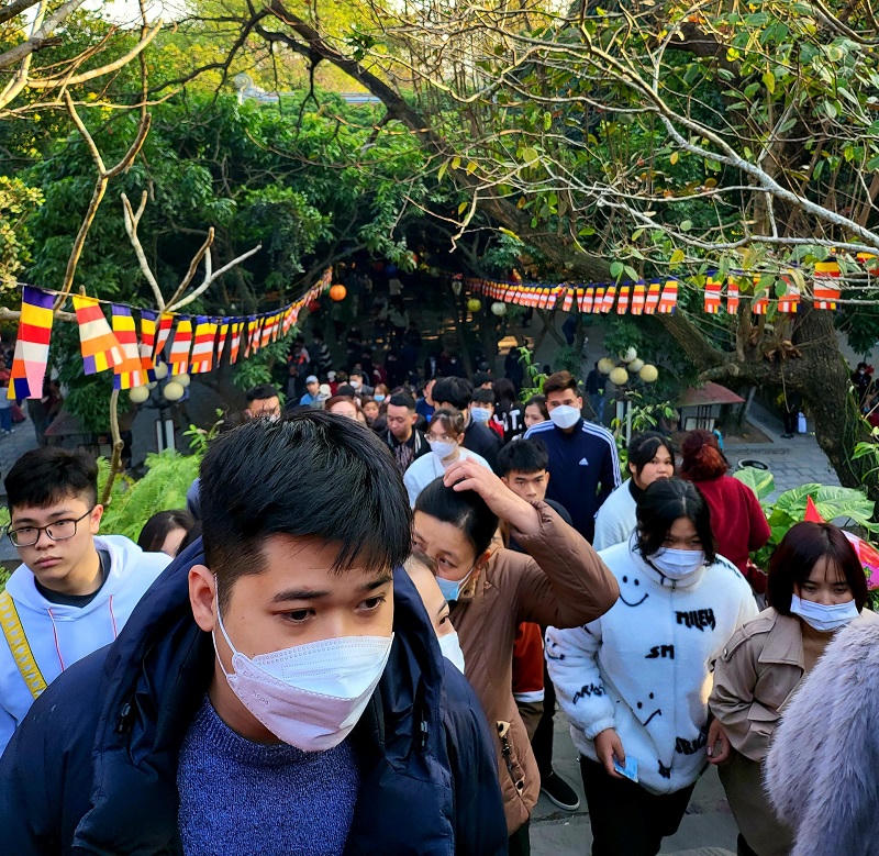 Hàng nghìn người về Bắc Ninh trảy hội chùa Phật Tích