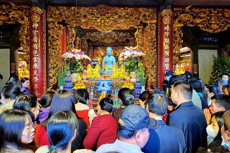 Hàng nghìn người về Bắc Ninh trảy hội chùa Phật Tích