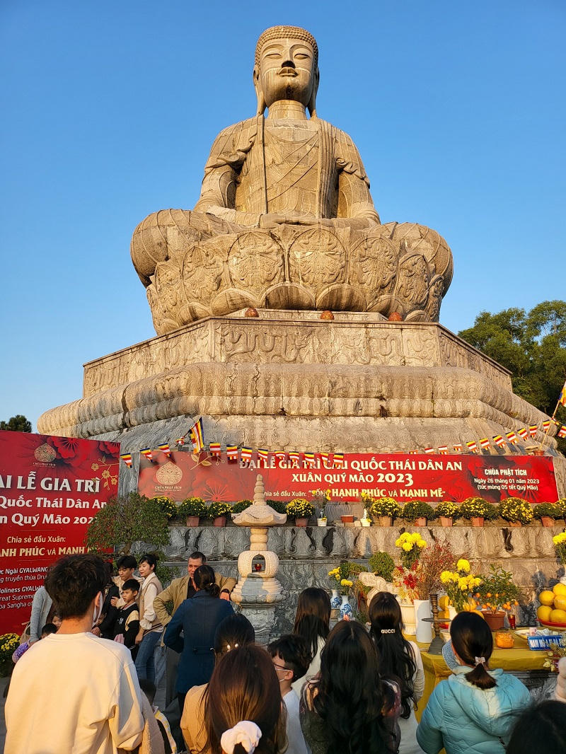 Hàng nghìn người về Bắc Ninh trảy hội chùa Phật Tích