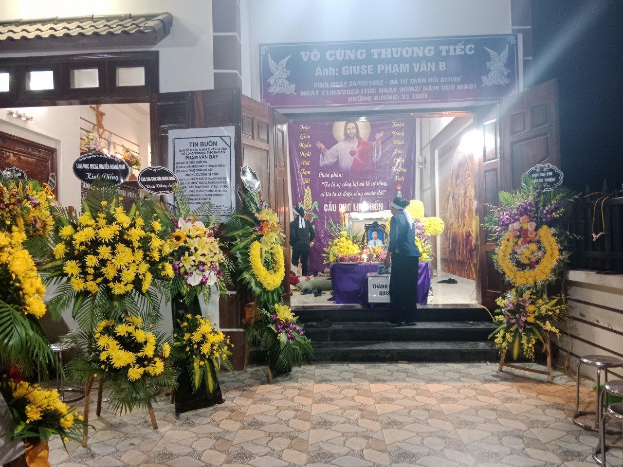 Hà Nội: Đi chơi bi-a một thanh niên bị đâm tử vong