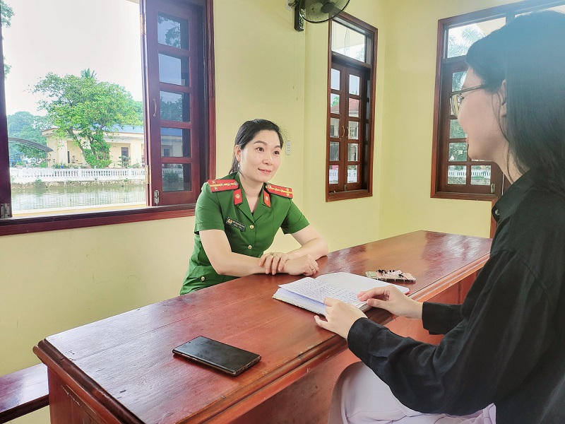 Sức mạnh cảm hóa trên hành trình cải tạo, hoàn lương: Bài 6: Nữ Đại úy tận tâm xóa mù chữ cho các phạm nhân