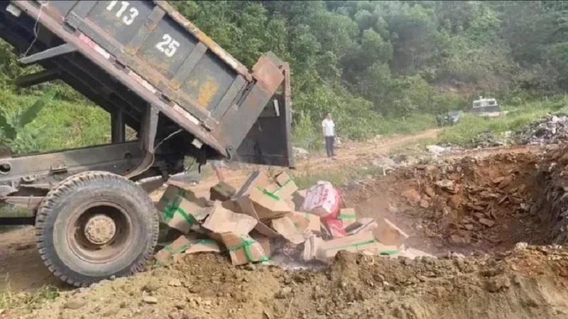 Xử phạt 125 triệu đồng cơ sở lưu trữ gần 20 tấn chân gà không rõ nguồn gốc