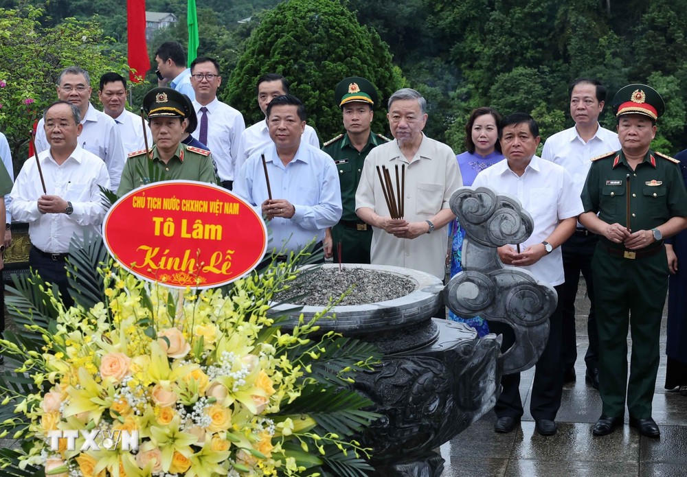 Chủ tịch nước: Phát huy giá trị của Khu Di tích Lịch sử Quốc gia Đặc biệt Pác Bó