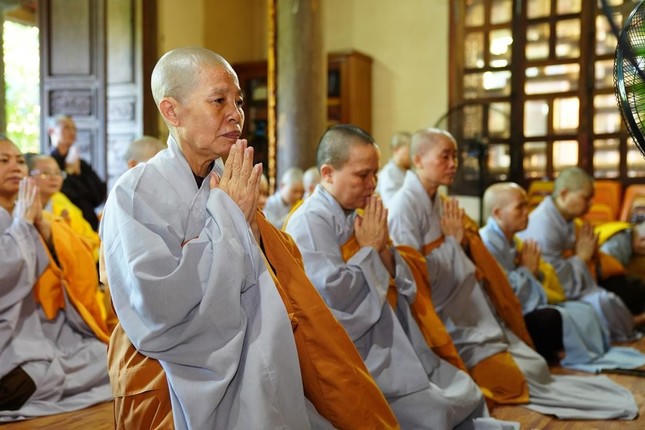 Hà Nội: Hòa thượng Thích Bảo Nghiêm truyền giới Bồ-tát đến 85 Tăng Ni trường hạ chùa Bồ Đề