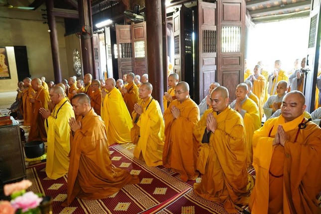 Hà Nội: Hòa thượng Thích Bảo Nghiêm truyền giới Bồ-tát đến 85 Tăng Ni trường hạ chùa Bồ Đề