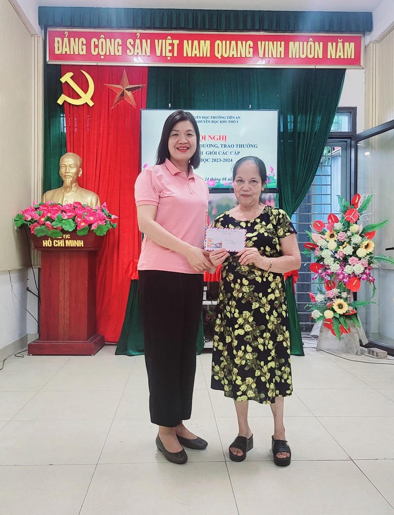 Ngân hàng Vietcombank đồng hành cùng các chương trình khuyến học, khuyến tài