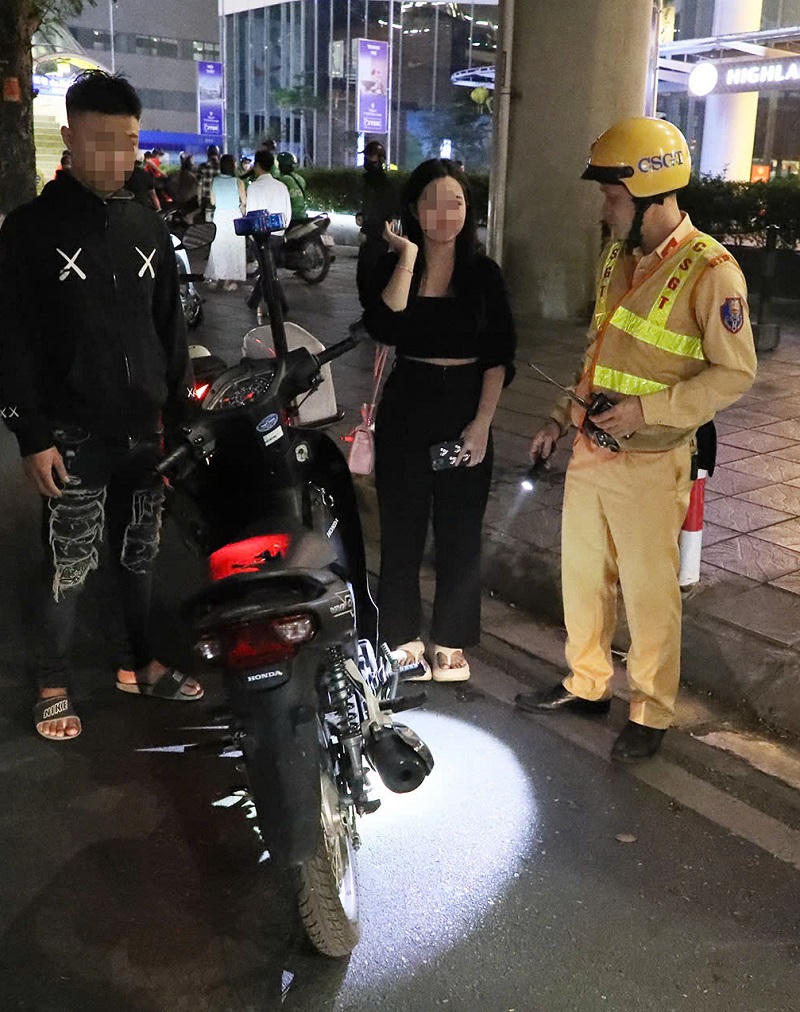 Hà Nội: Đội CSGT đường bộ số 6 chủ động xử lý đảm bảo trật tự, an toàn giao thông