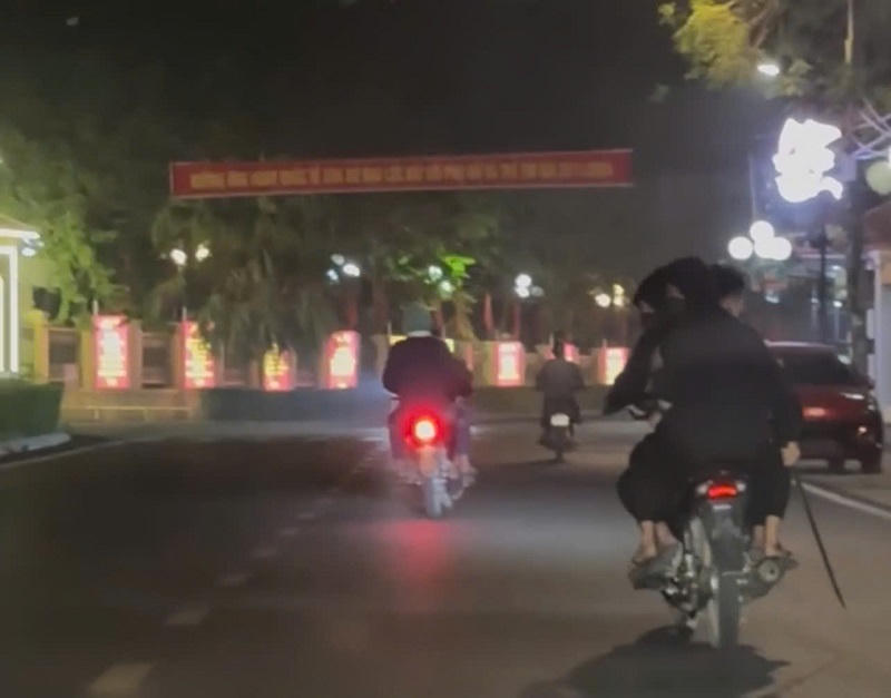 10 thanh thiếu niên gây rối bị bắt