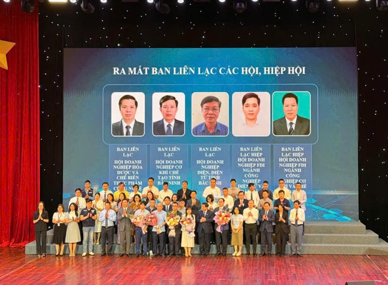 Bắc Ninh tổ chức gặp mặt doanh nghiệp KHCN và trao Giấy chứng nhận đăng ký đầu tư dự án