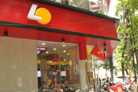 Hà Nội rợp bóng cờ đỏ hướng về biển đảo