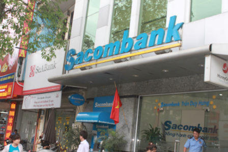 Hà Nội rợp bóng cờ đỏ hướng về biển đảo