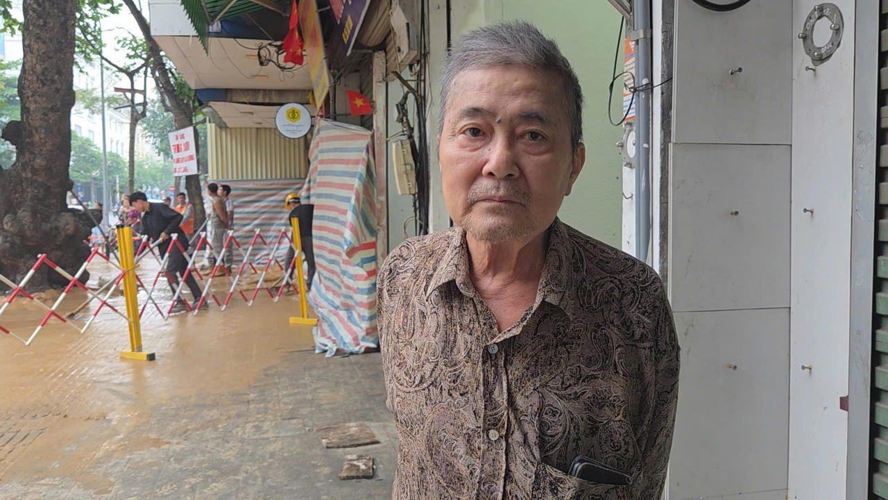 Cát Linh: Bùn nhão bất ngờ trào ngược trên phố