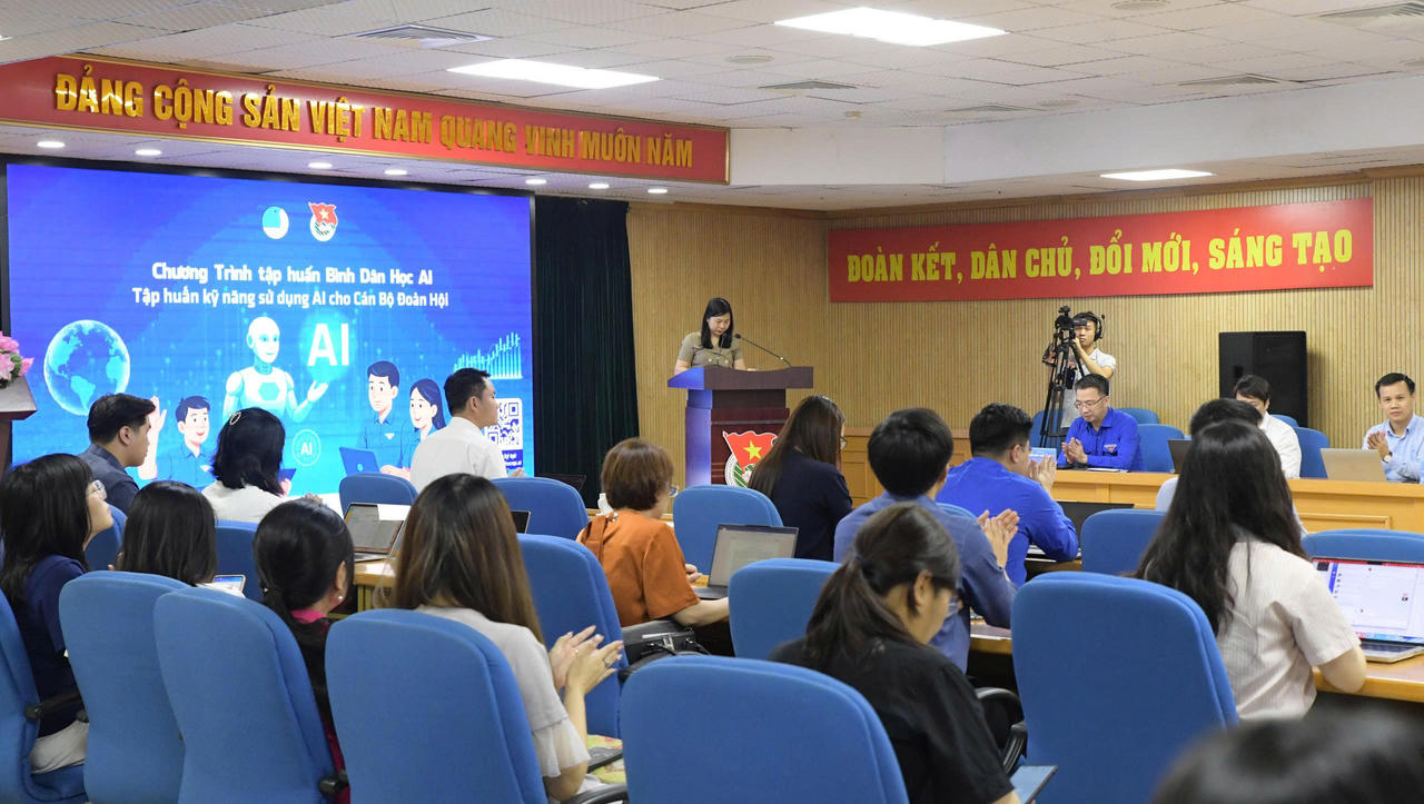 Hơn 500 điểm cầu lan tỏa Bình dân học AI cho thanh niên