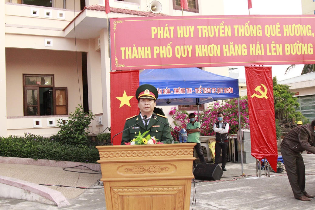 Thanh niên Quy Nhơn hăng hái lên đường nhập ngũ