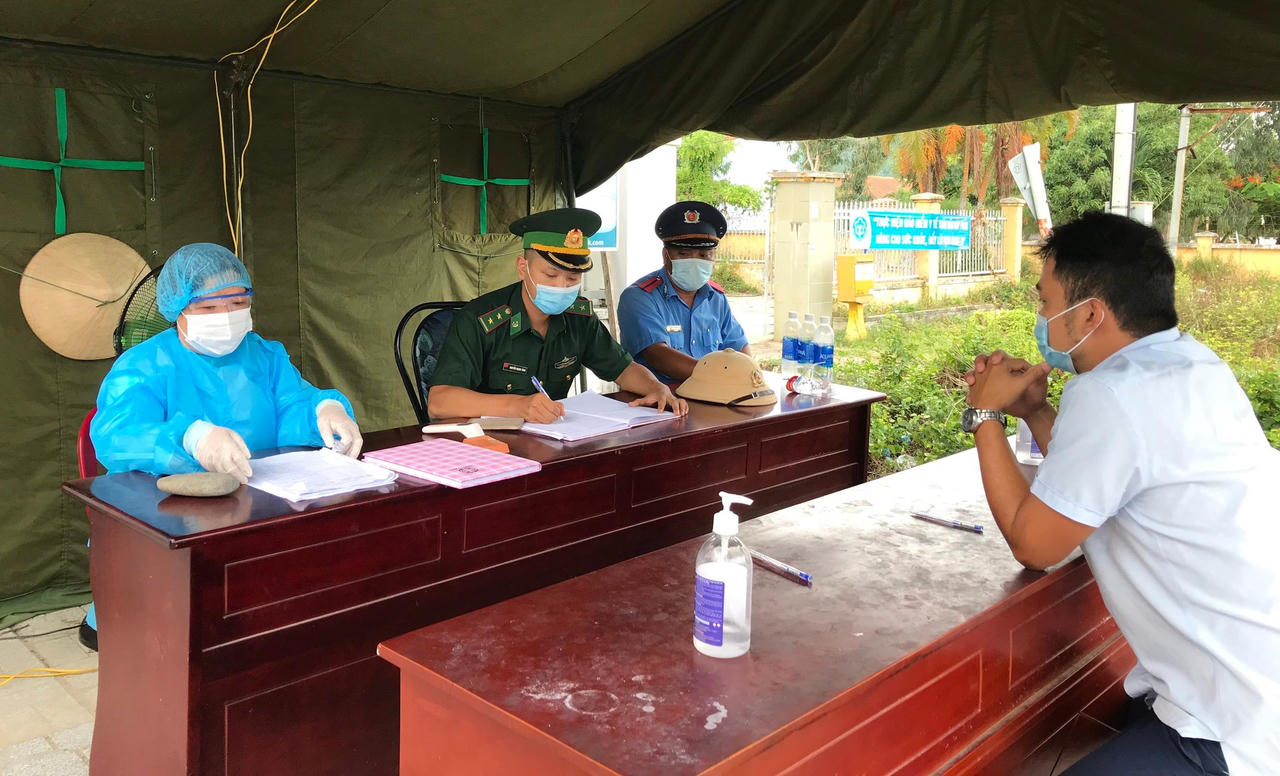 Khánh Hòa: Kiểm tra, giám sát nghiêm ngặt các trường hợp đi qua các chốt kiểm soát dịch COVID-19