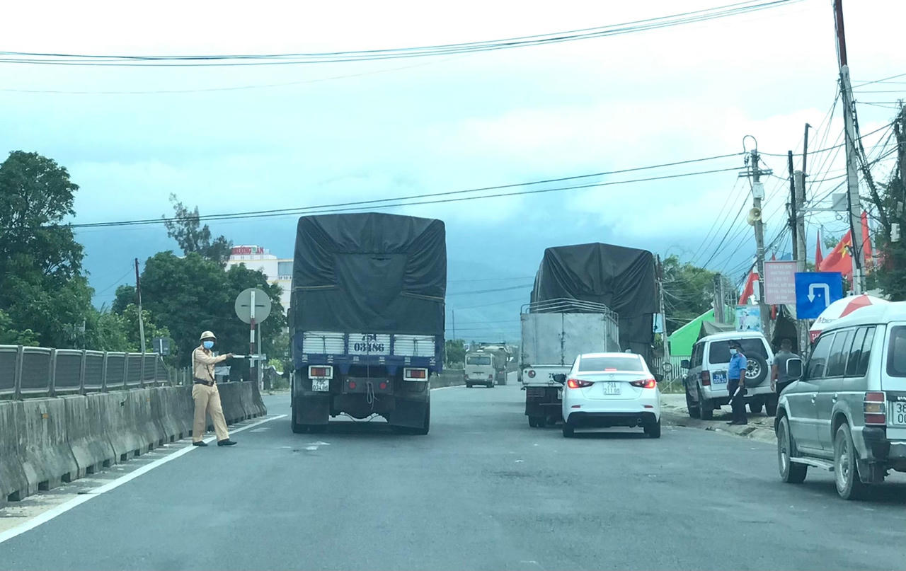 Khánh Hòa: Kiểm tra, giám sát nghiêm ngặt các trường hợp đi qua các chốt kiểm soát dịch COVID-19