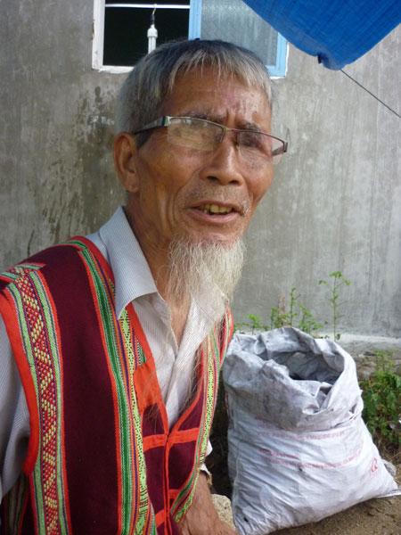 Già làng Lê Văn Ru - “Trụ cột” của bản làng