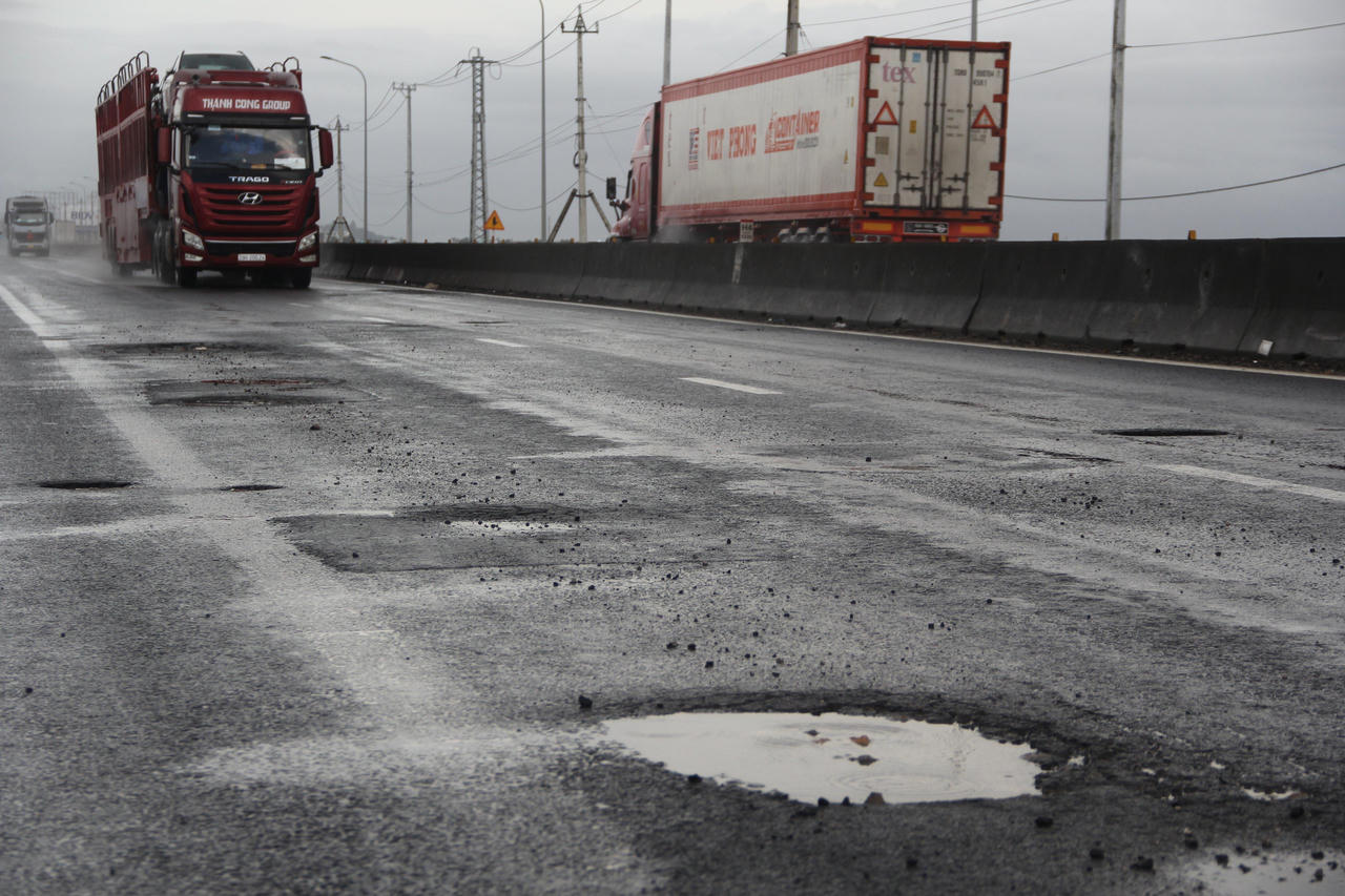 Nhiều vụ tai nạn trên đoạn Quốc lộ 1A qua địa phận Phú Yên do đường hư hỏng