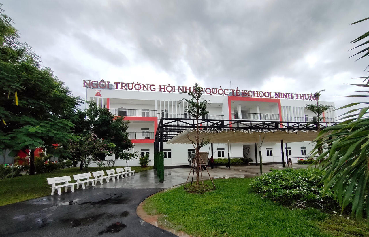 Trường ISCHOOL Ninh Thuận "Bừng nở tri thức hội nhập - bứt phá nâng tầm vị thế"