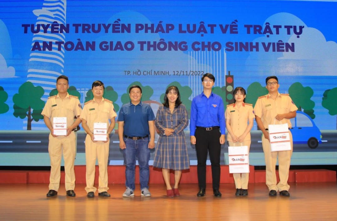 Cục Cảnh sát giao thông phía Nam phổ biến, giáo dục pháp luật về trật tự an toàn giao thông cho sinh viên