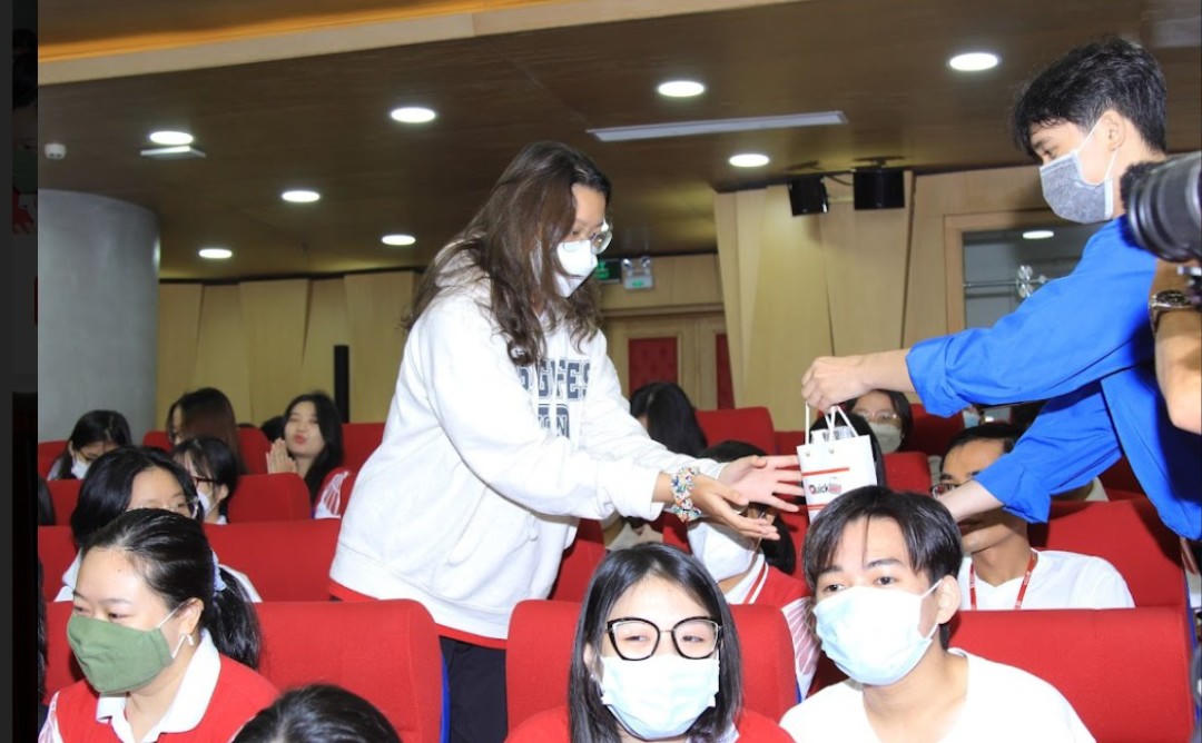 Cục Cảnh sát giao thông phía Nam phổ biến, giáo dục pháp luật về trật tự an toàn giao thông cho sinh viên