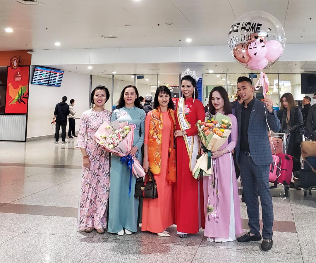 Tân Hoa khôi Lê Ngọc Hân về nước, tiếp tục hoạt động tôn vinh áo dài Việt Nam