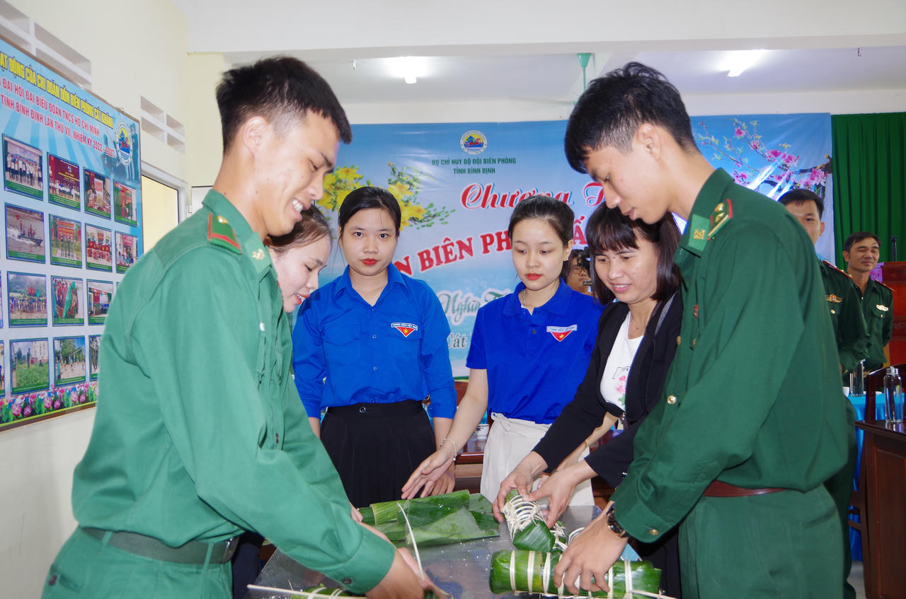 Chương trình 'Xuân Biên phòng ấm lòng dân bản' vùng biên giới biển, đảo ở Bình Định