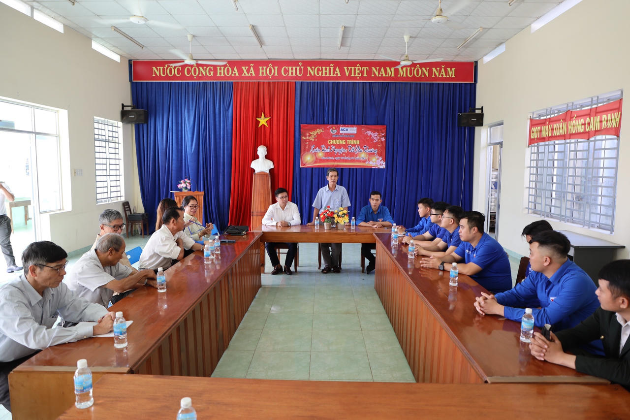 Cảng HKQT Cam Ranh tổ chức chuỗi hoạt động từ thiện 'Xuân Yêu thương'