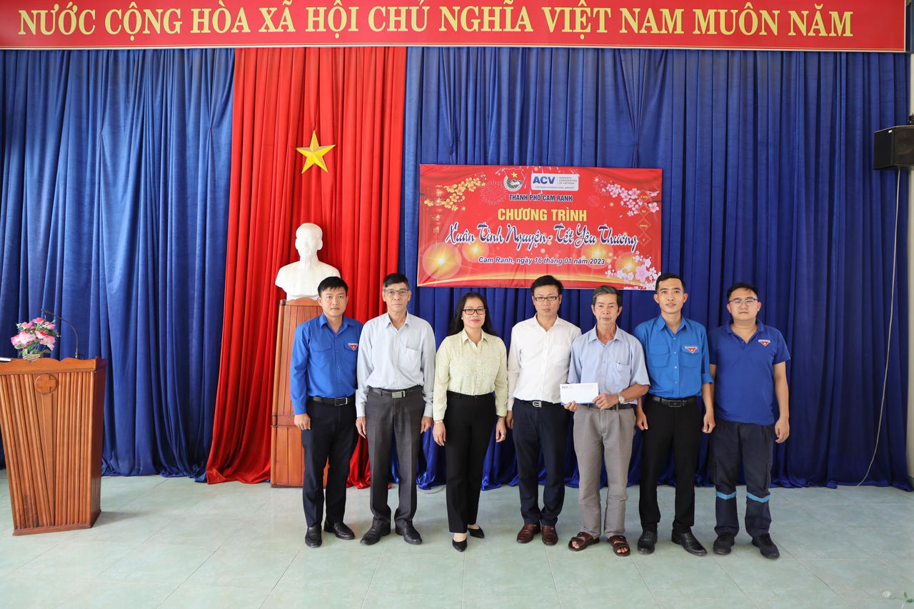 Cảng HKQT Cam Ranh tổ chức chuỗi hoạt động từ thiện 'Xuân Yêu thương'