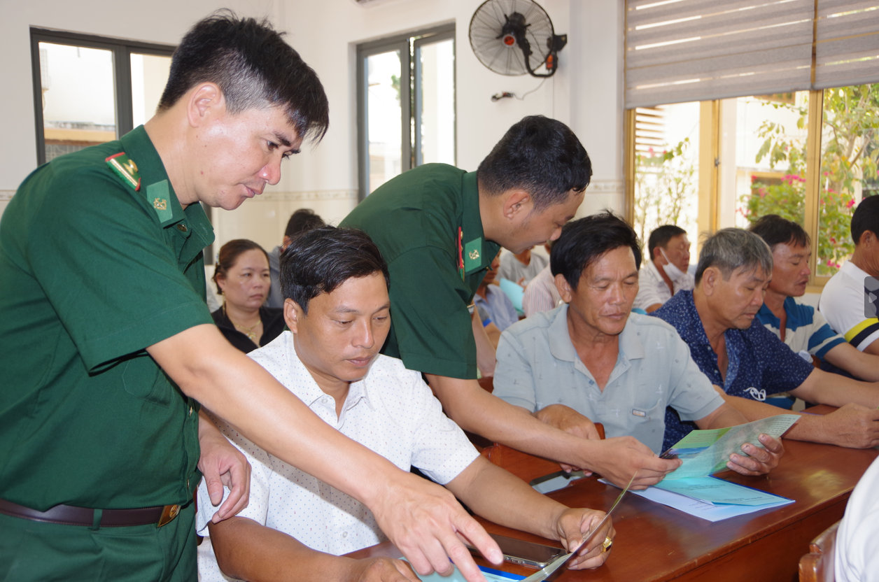 Hội Nông dân và BĐBP tỉnh Bình Định phối hợp tuyên truyền bảo vệ chủ quyền biển, đảo