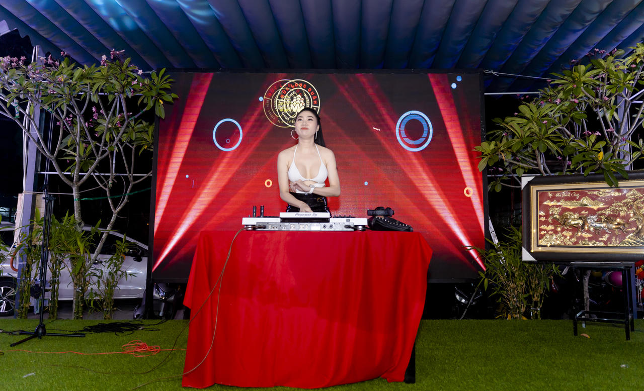 Nhà hàng Đức Long Quán- Ẩm thực phố biển giữa lòng Sài Gòn 