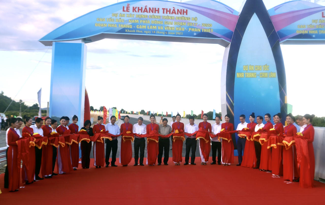 Cần chăm lo đời sống người dân nhường đất đai cho dự án cao tốc qua Khánh Hoà, Bình Thuận