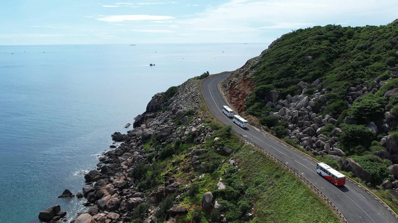 Cận cảnh con đường tuyệt đẹp nơi Hòa Phát đề xuất đặt nhà máy gang thép